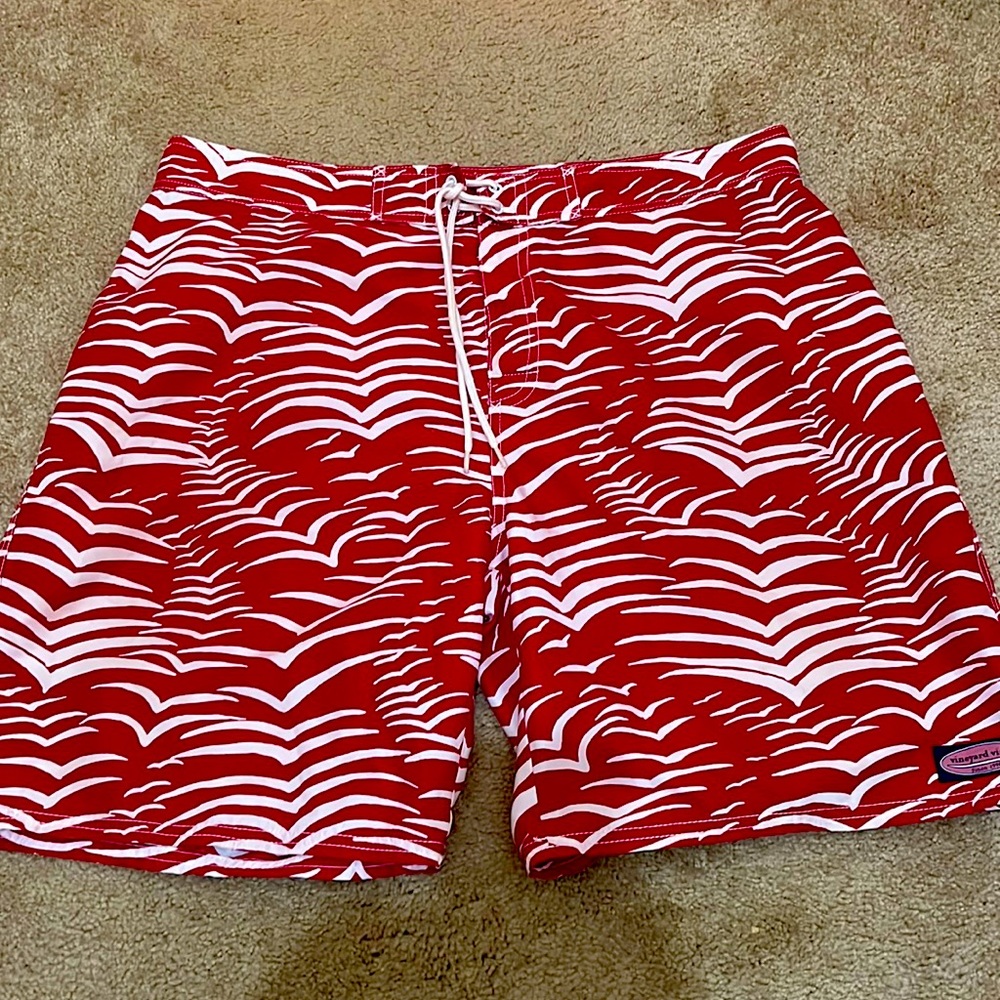 Vineyard Vines board shorts swim trucks size 38. Red waves